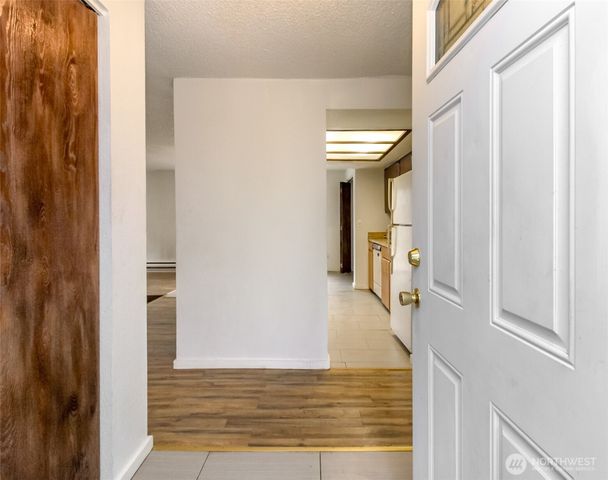 24314 22nd Avenue S, Des Moines, WA 98198