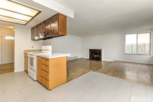 24314 22nd Avenue S, Des Moines, WA 98198