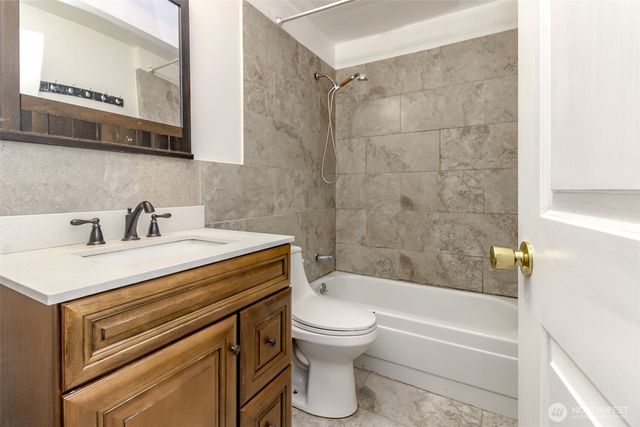 24314 22nd Avenue S, Des Moines, WA 98198