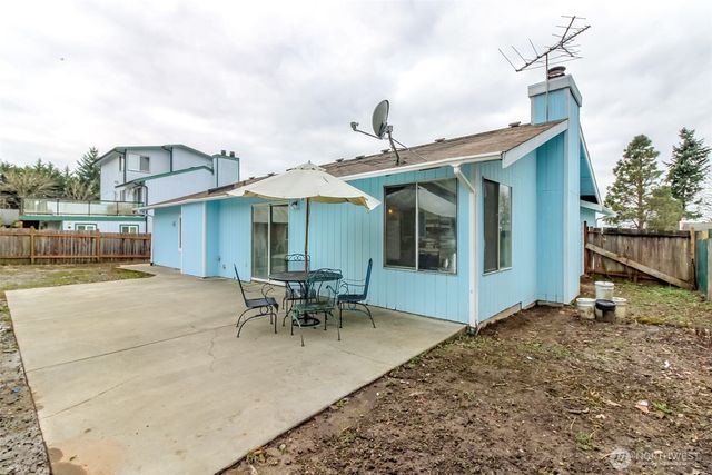 24314 22nd Avenue S, Des Moines, WA 98198