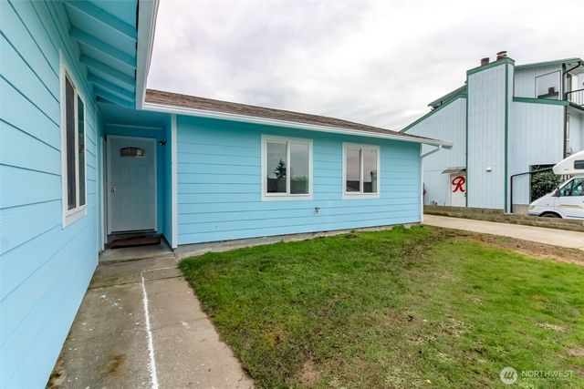 24314 22nd Avenue S, Des Moines, WA 98198