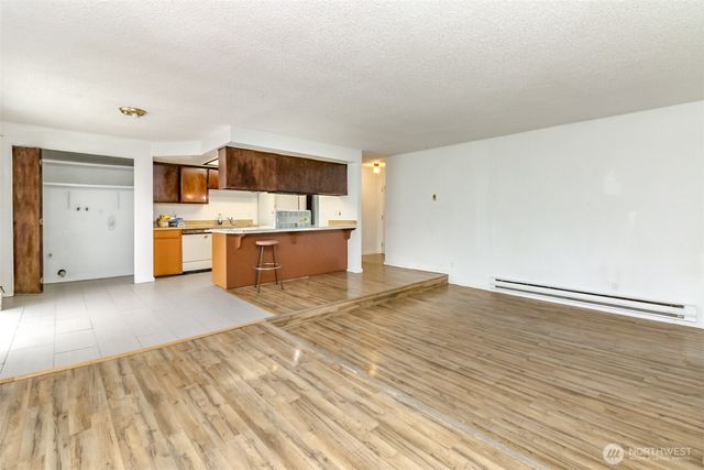 24314 22nd Avenue S, Des Moines, WA 98198