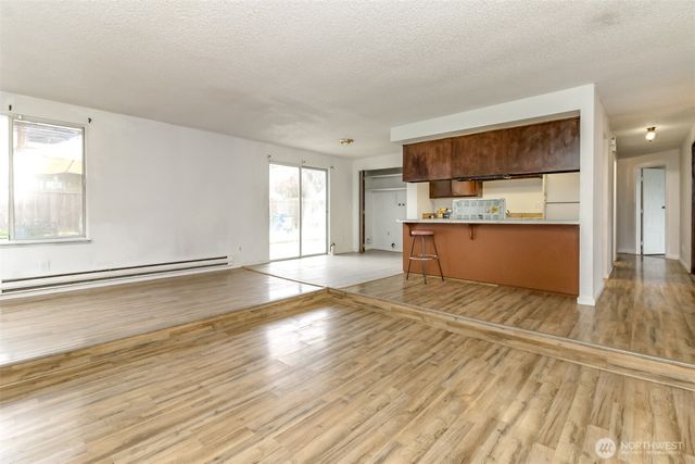 24314 22nd Avenue S, Des Moines, WA 98198