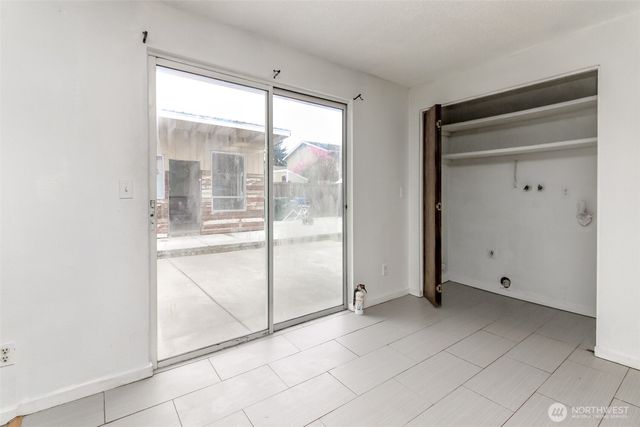 24314 22nd Avenue S, Des Moines, WA 98198