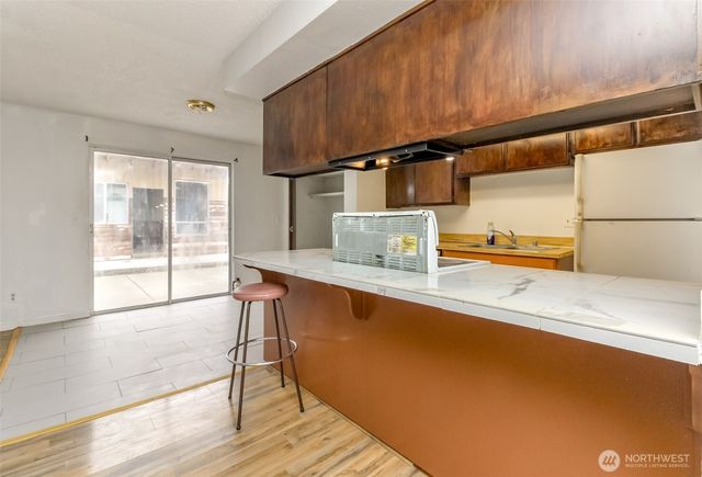 24314 22nd Avenue S, Des Moines, WA 98198