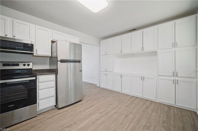 5025 Sancillio DR, Virginia Beach, VA 23455