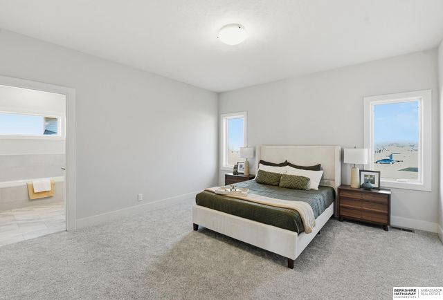 9808 Overland Trail, Papillion, NE 68046