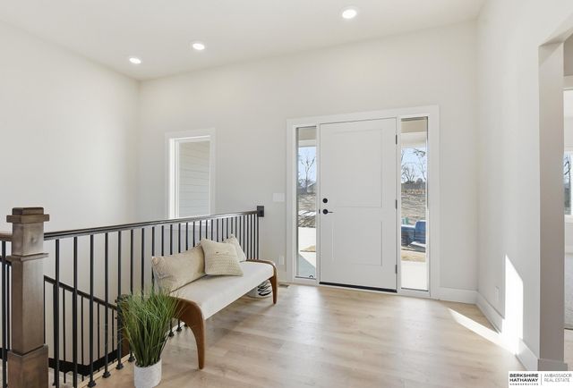 9808 Overland Trail, Papillion, NE 68046