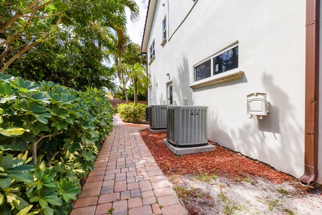 4108 S Ocean Boulevard, Highland Beach, FL 33487