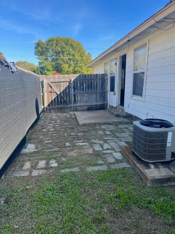 2206 Smith Branch BLVD A, Georgetown, TX 78626