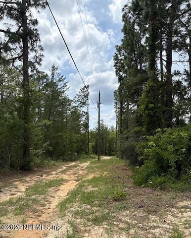 5830 LADY BUG Lane, Melrose, FL 32666