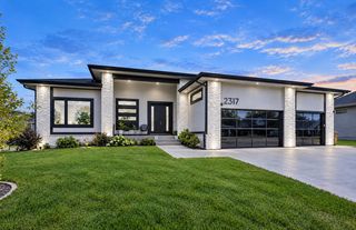 2317 NE Little Beaver Drive, Grimes, IA 50111