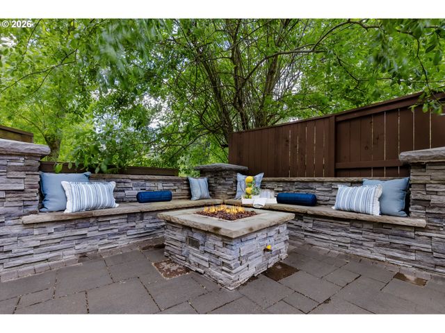 11573 Nw PINYON St, Portland, OR 97229