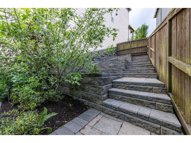 11573 Nw PINYON St, Portland, OR 97229