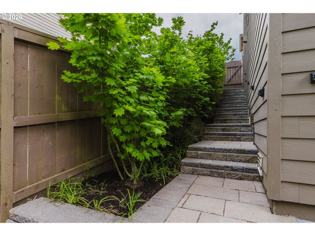 11573 Nw PINYON St, Portland, OR 97229