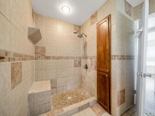 2714 Kaiser Dr, San Antonio, TX 78222