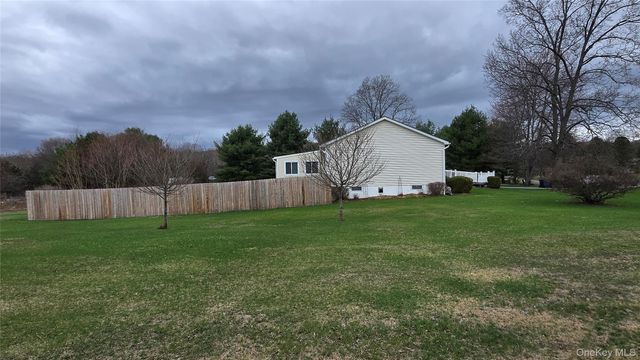 5 Meadows Court, Staatsburg, NY 12580