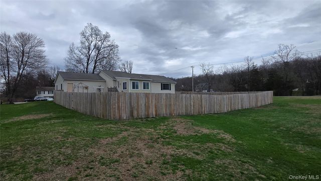 5 Meadows Court, Staatsburg, NY 12580