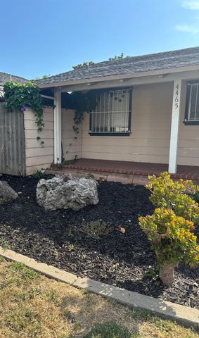 4465 Dorset St, Stockton, CA 95207