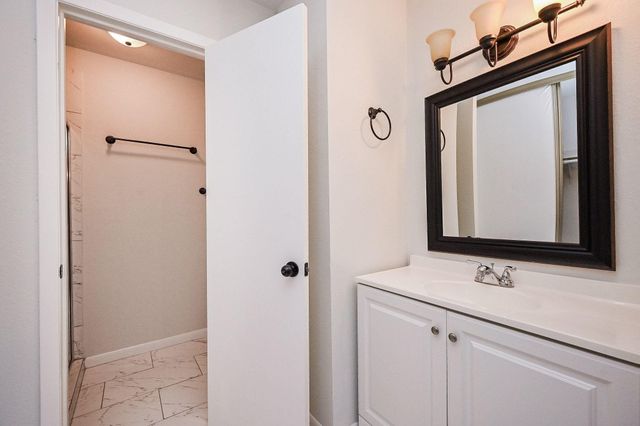 8046 Ellinger Lane, Houston, TX 77040