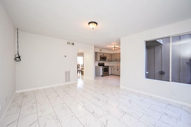 8046 Ellinger Lane, Houston, TX 77040