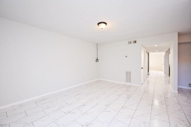 8046 Ellinger Lane, Houston, TX 77040