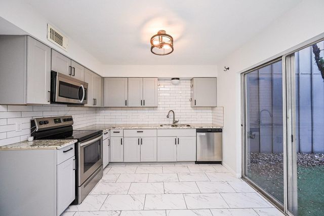 8046 Ellinger Lane, Houston, TX 77040