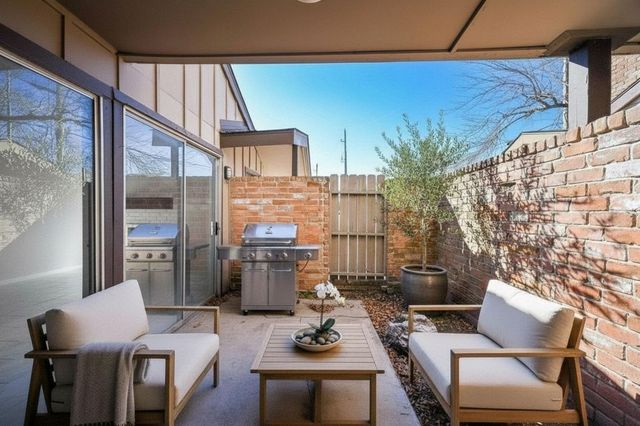 8046 Ellinger Lane, Houston, TX 77040