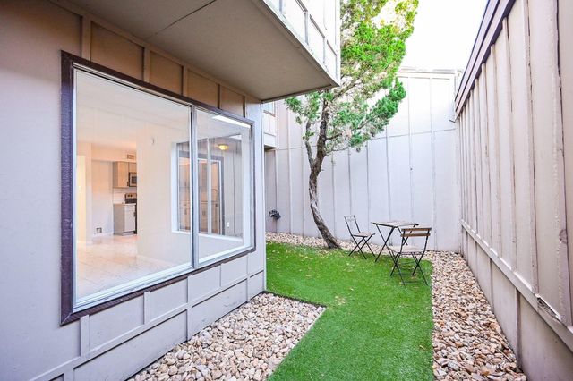 8046 Ellinger Lane, Houston, TX 77040