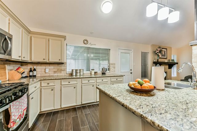 2313 E Clare Street, Deer Park, TX 77536