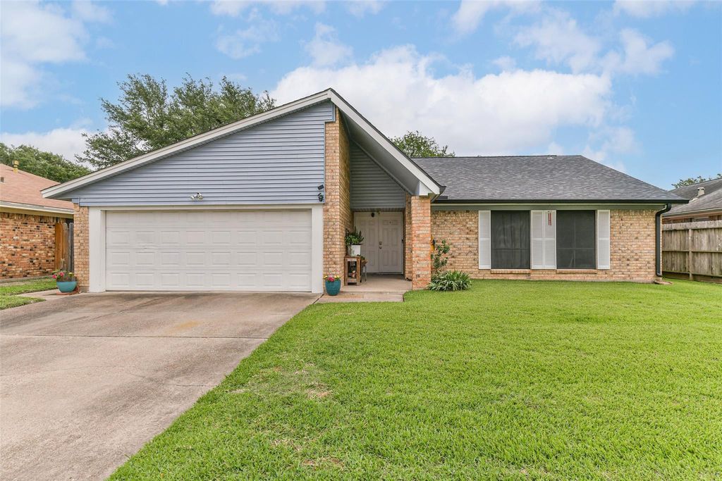 2313 E Clare Street, Deer Park, TX 77536