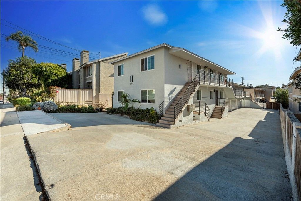 1906 Carnegie Lane E, Redondo Beach, CA 90278