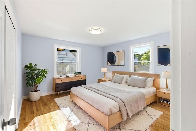92 Garfield Ave, Woburn, MA 01801