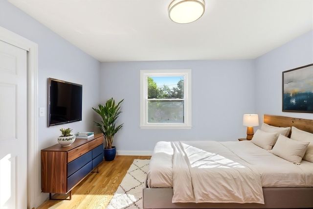 92 Garfield Ave, Woburn, MA 01801