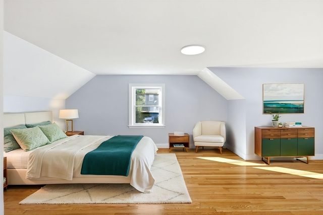 92 Garfield Ave, Woburn, MA 01801