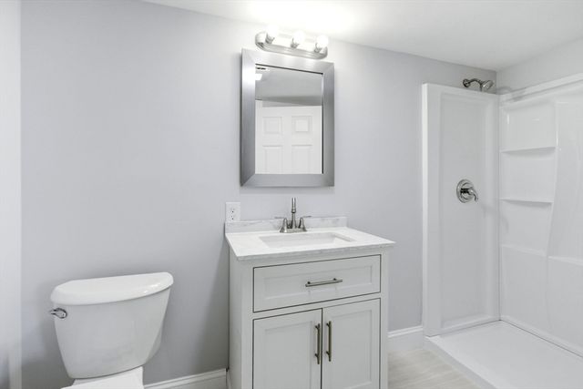 92 Garfield Ave, Woburn, MA 01801