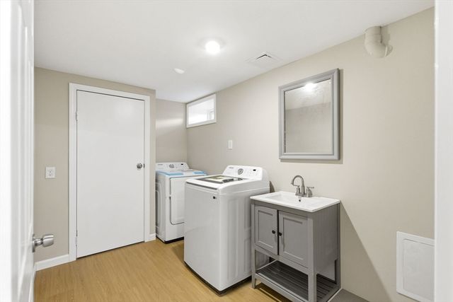 92 Garfield Ave, Woburn, MA 01801