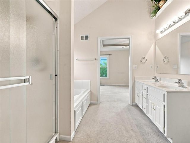 7338 N Booth Avenue, Kansas City, MO 64158