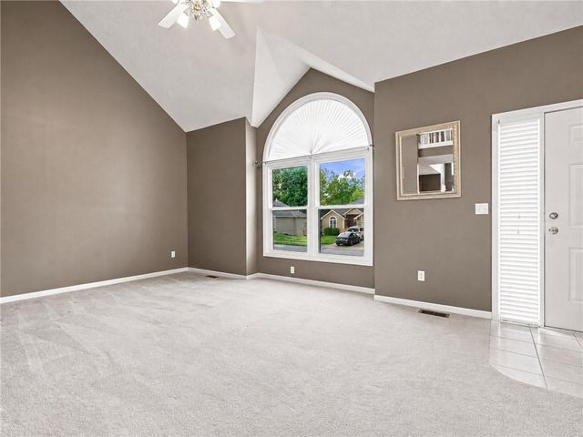7338 N Booth Avenue, Kansas City, MO 64158