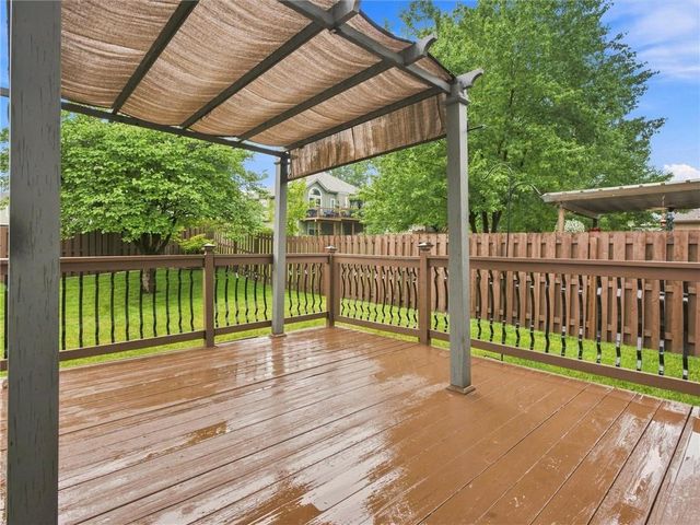 7338 N Booth Avenue, Kansas City, MO 64158