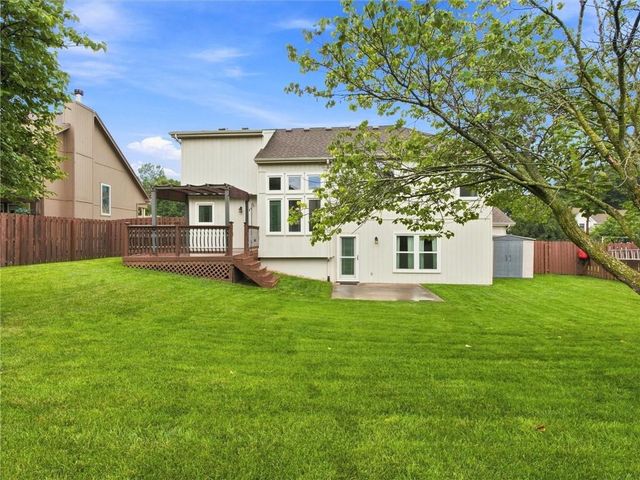 7338 N Booth Avenue, Kansas City, MO 64158