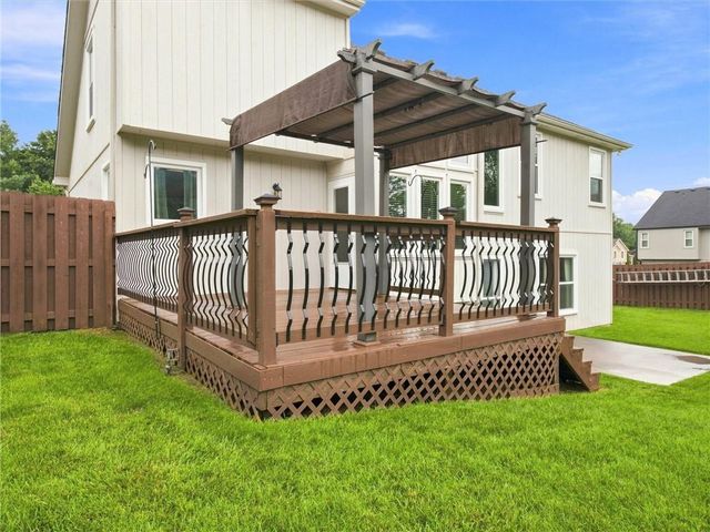 7338 N Booth Avenue, Kansas City, MO 64158