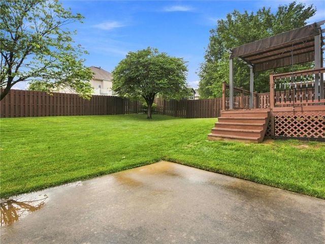 7338 N Booth Avenue, Kansas City, MO 64158