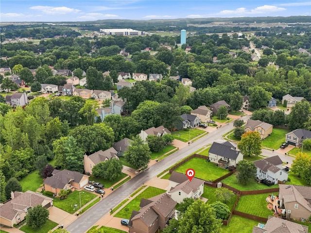 7338 N Booth Avenue, Kansas City, MO 64158