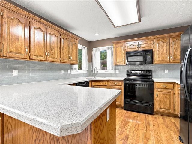 7338 N Booth Avenue, Kansas City, MO 64158