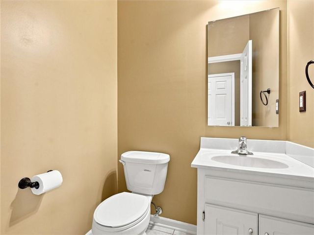 7338 N Booth Avenue, Kansas City, MO 64158