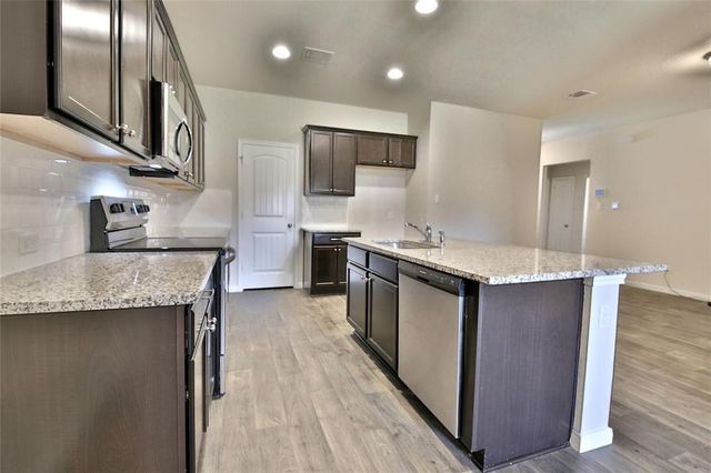 110 Mooncoin DR, Georgetown, TX 78626