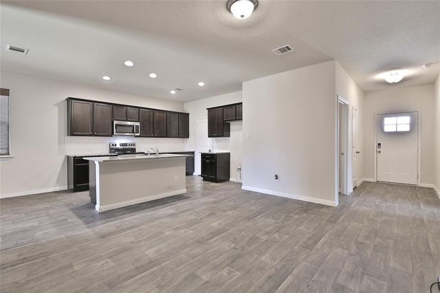 110 Mooncoin DR, Georgetown, TX 78626