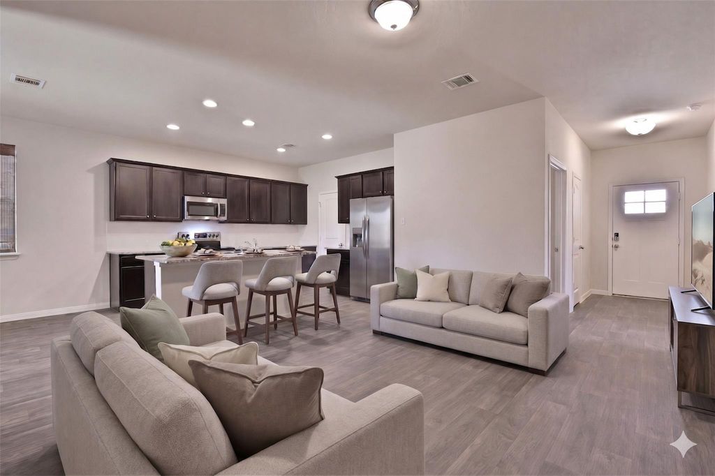 110 Mooncoin DR, Georgetown, TX 78626