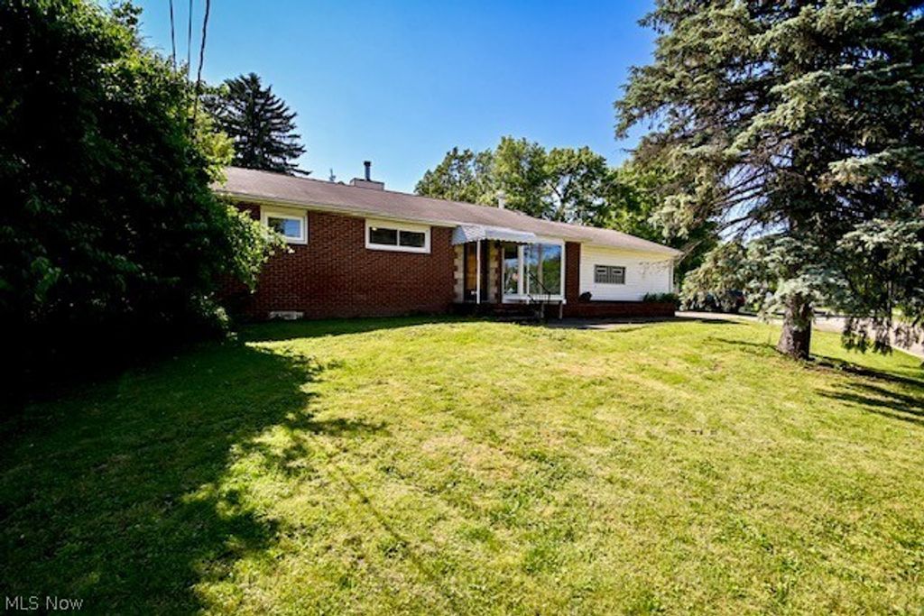 5011 W Boulevard NW, Canton, OH 44718